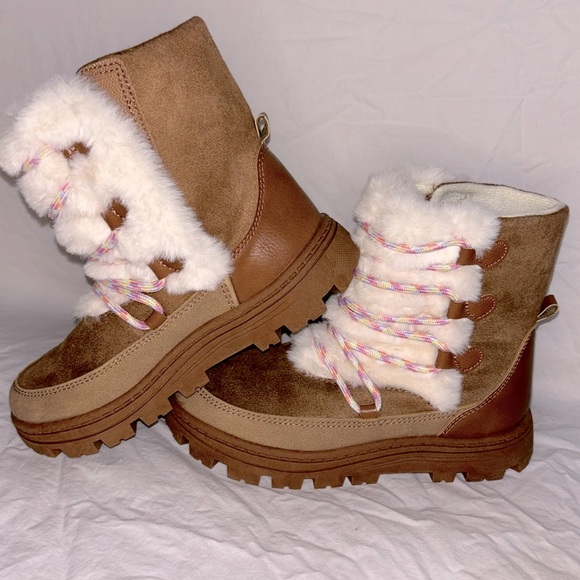 NWOT Carter’s Ariella Faux-Fur High-Traction Lug Sole Little Kids Winter Boots - Picture 3 of 16